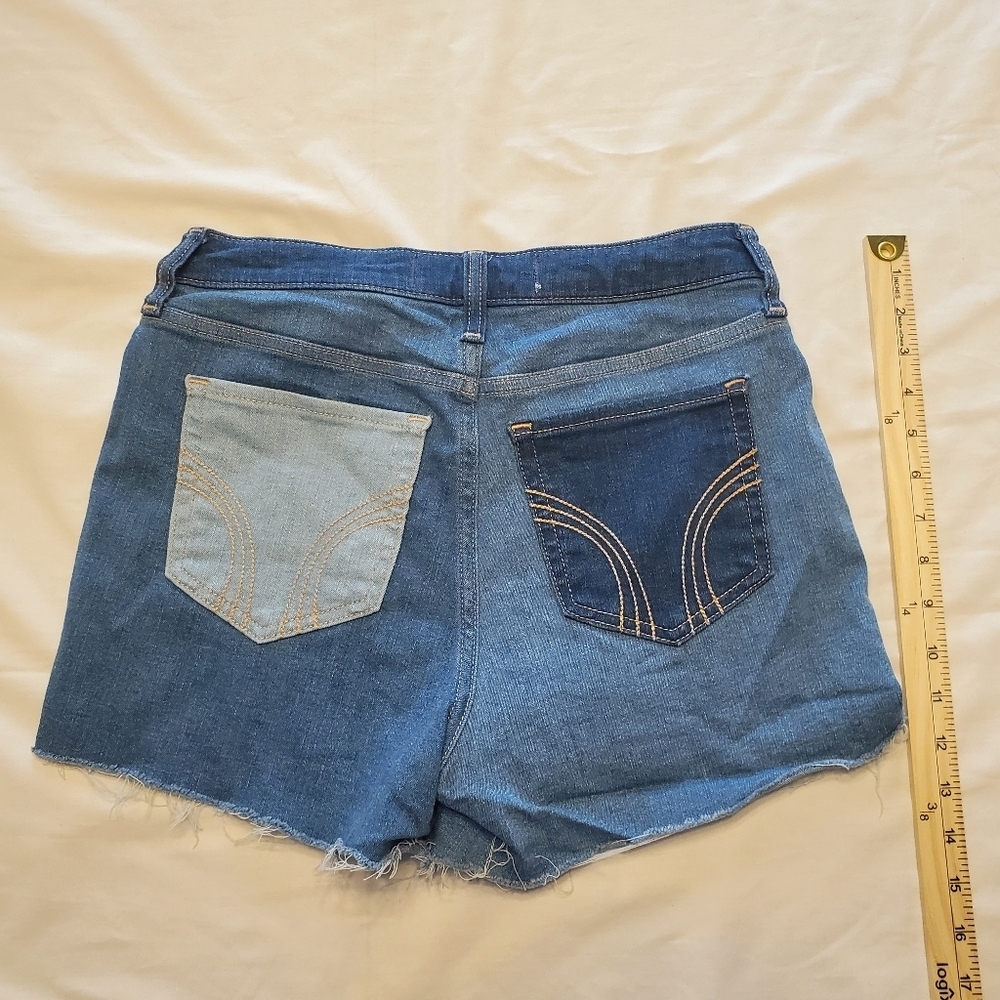 Hollister Women's Size 9 Curvy High Rise Shorts w/Frayed Hem And Patchwork Denim - Picture 2 of 3